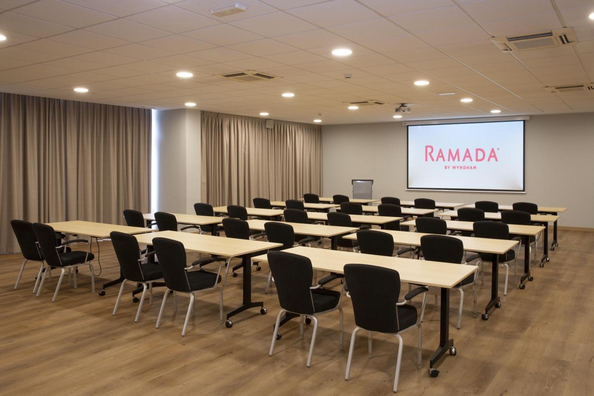 Готель Ramada By Wyndham Madrid Хетафе Екстер'єр фото