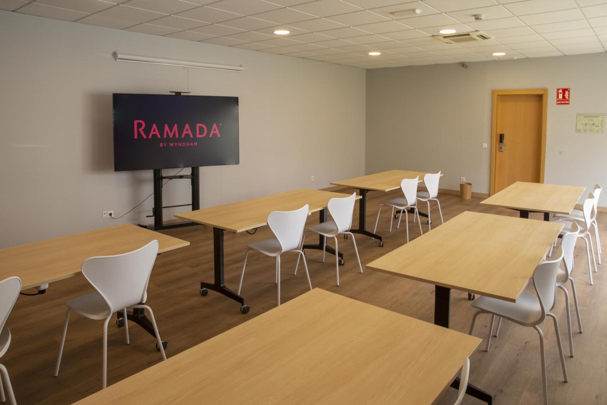 Готель Ramada By Wyndham Madrid Хетафе Екстер'єр фото
