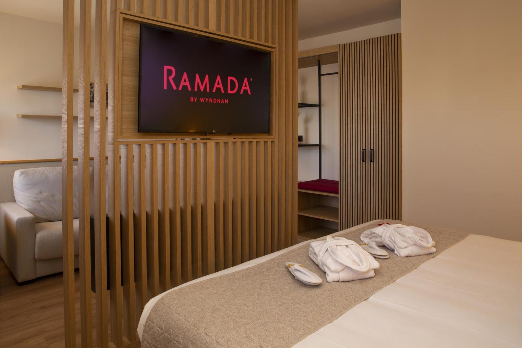 Готель Ramada By Wyndham Madrid Хетафе Екстер'єр фото